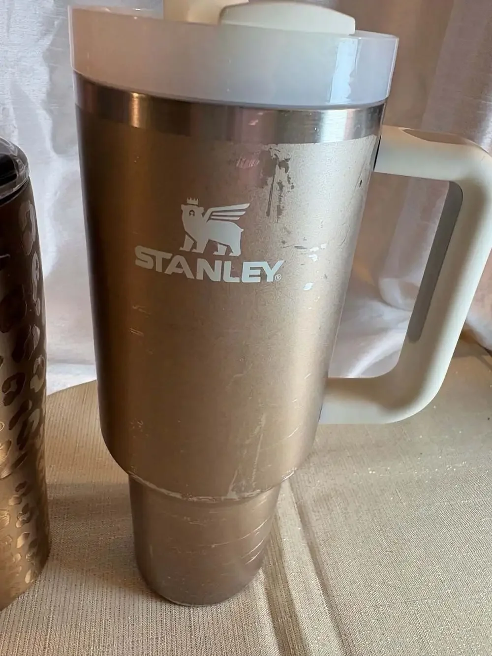 Stanley 40oz Quencher H2.0 FlowState and Brumate Tumbler - Picture 2 of 9